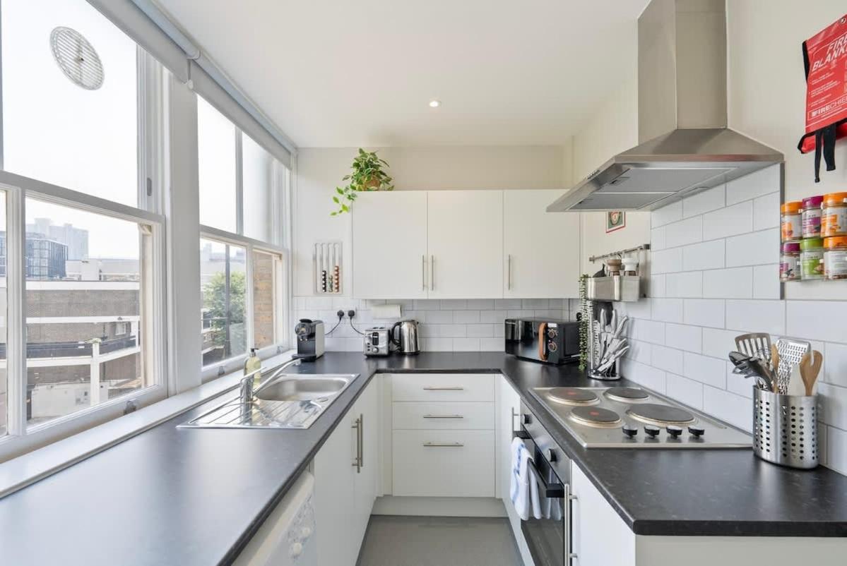 Large 1 Bedroom In Old St Ferienhaus London
