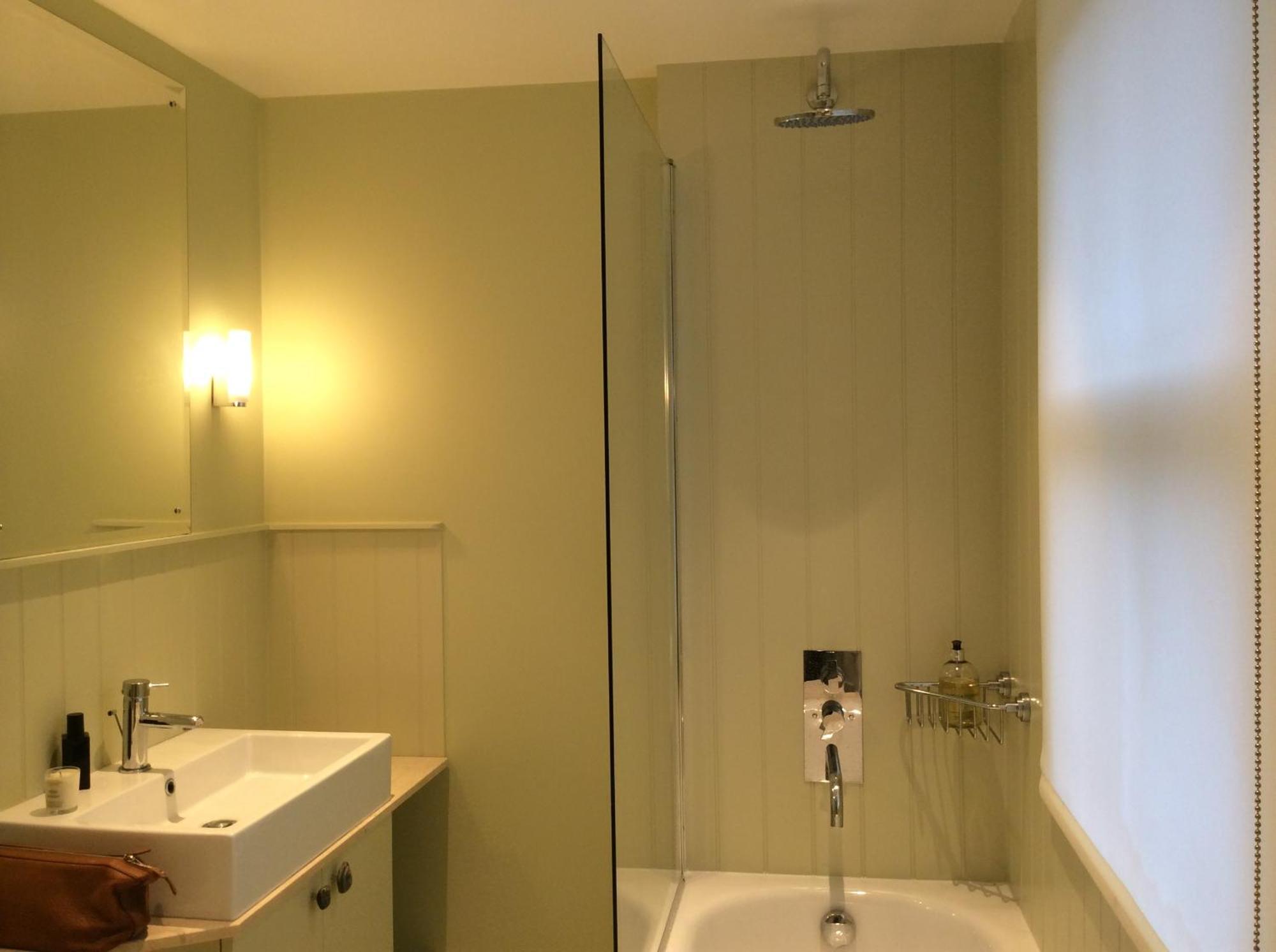 Bed & Breakfast Ensuite Roof Terrace Nr Nine Elms *