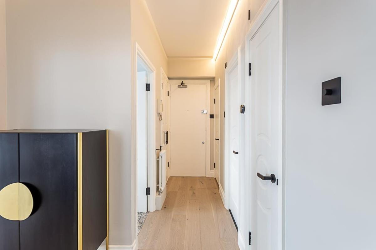 Modern Edgware Apartment *