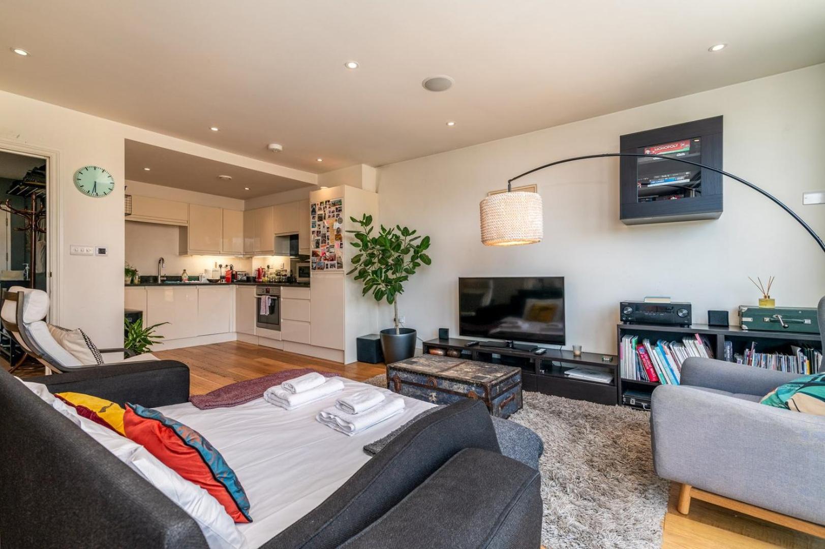 Apartment Bright & Spacious Battersea Flat London
