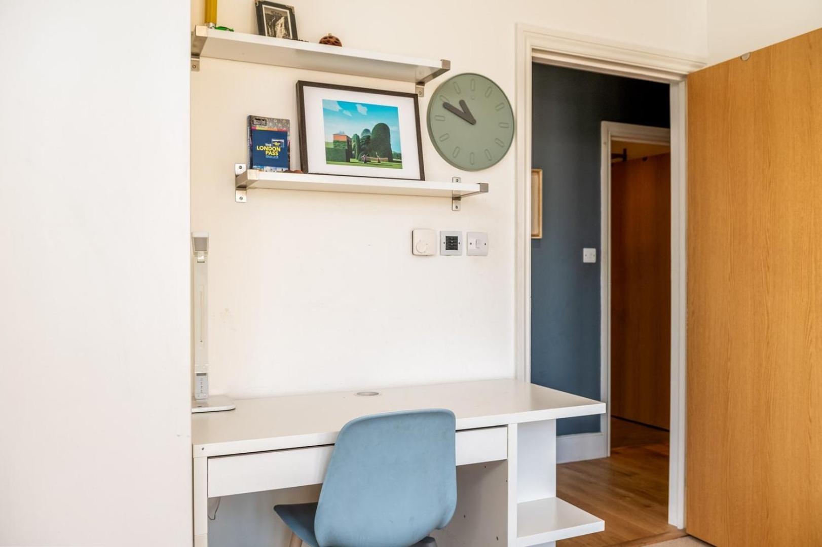 Bright & Spacious Battersea Flat Apartment London