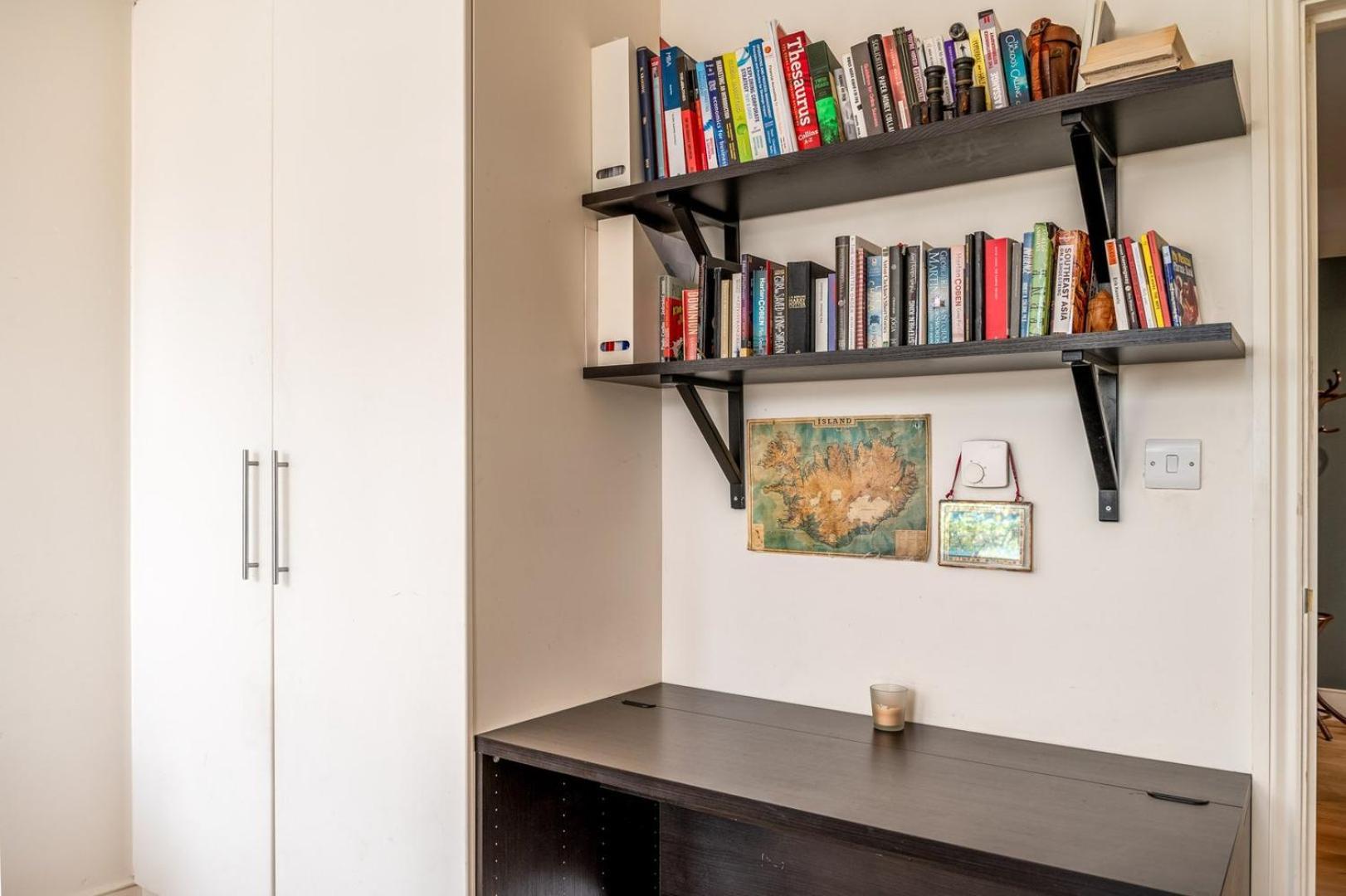 Apartment Bright & Spacious Battersea Flat *