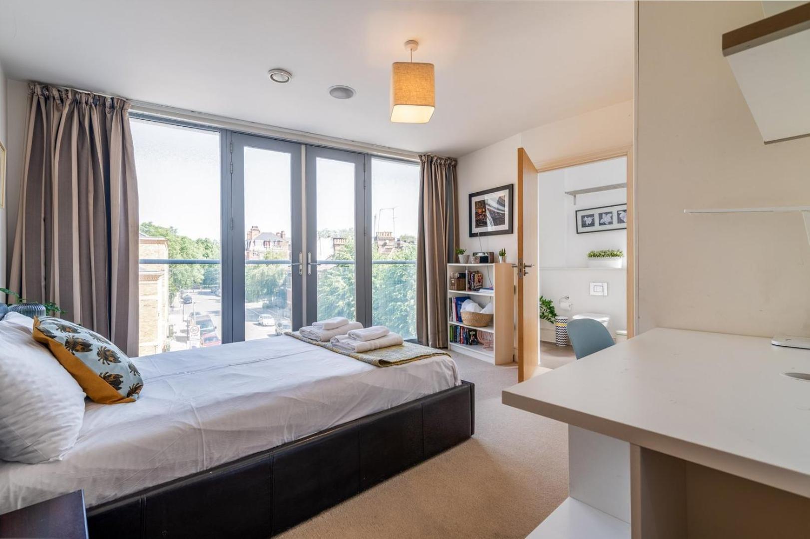 Bright & Spacious Battersea Flat Apartment *