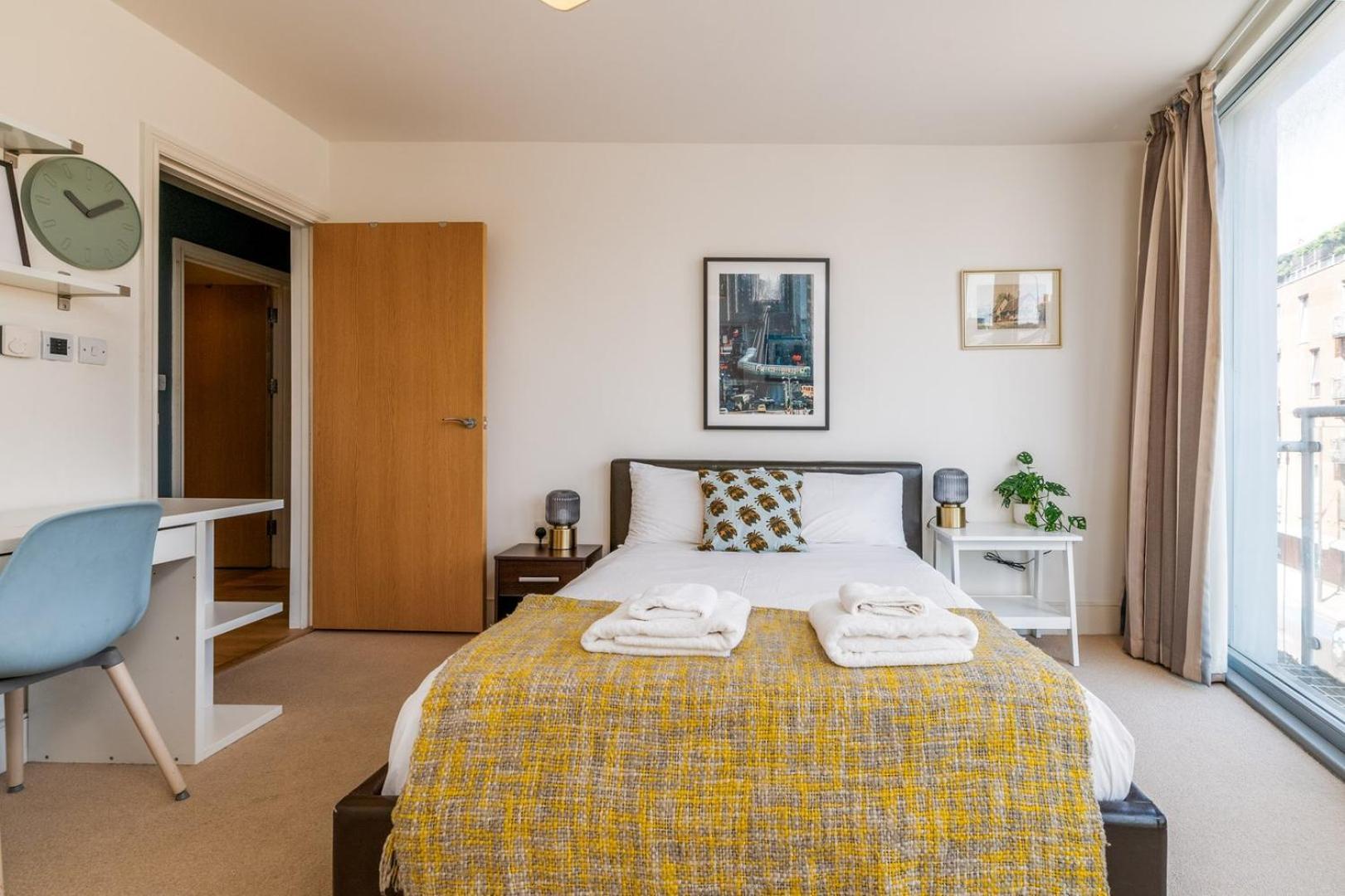 Apartment Bright & Spacious Battersea Flat