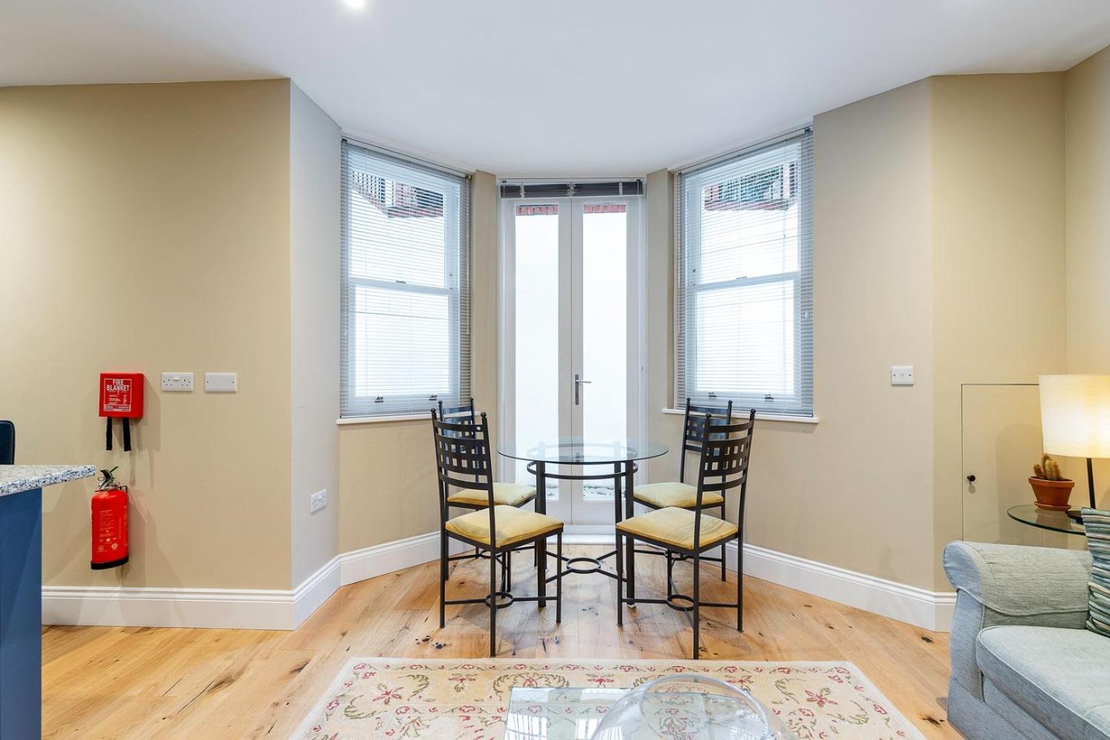 Apartment Colourful Near Clapham Common! London