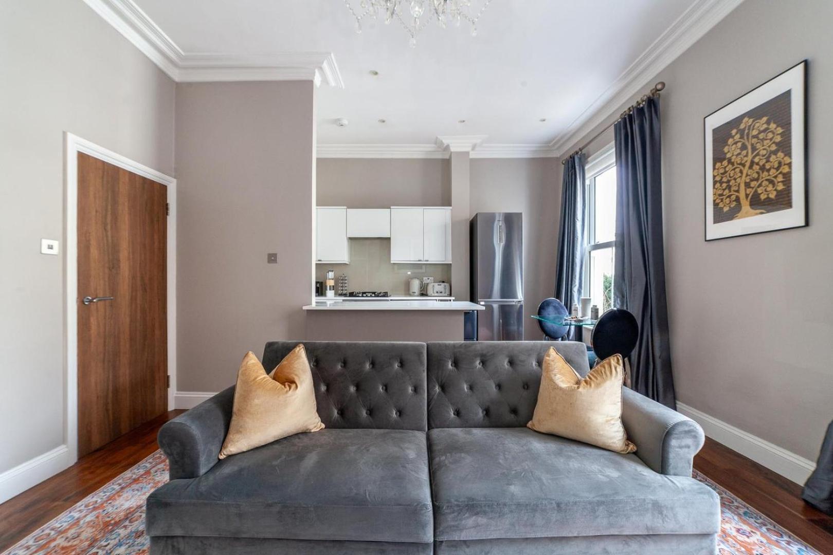 Apartment Elegant Chelsea Hideaway London