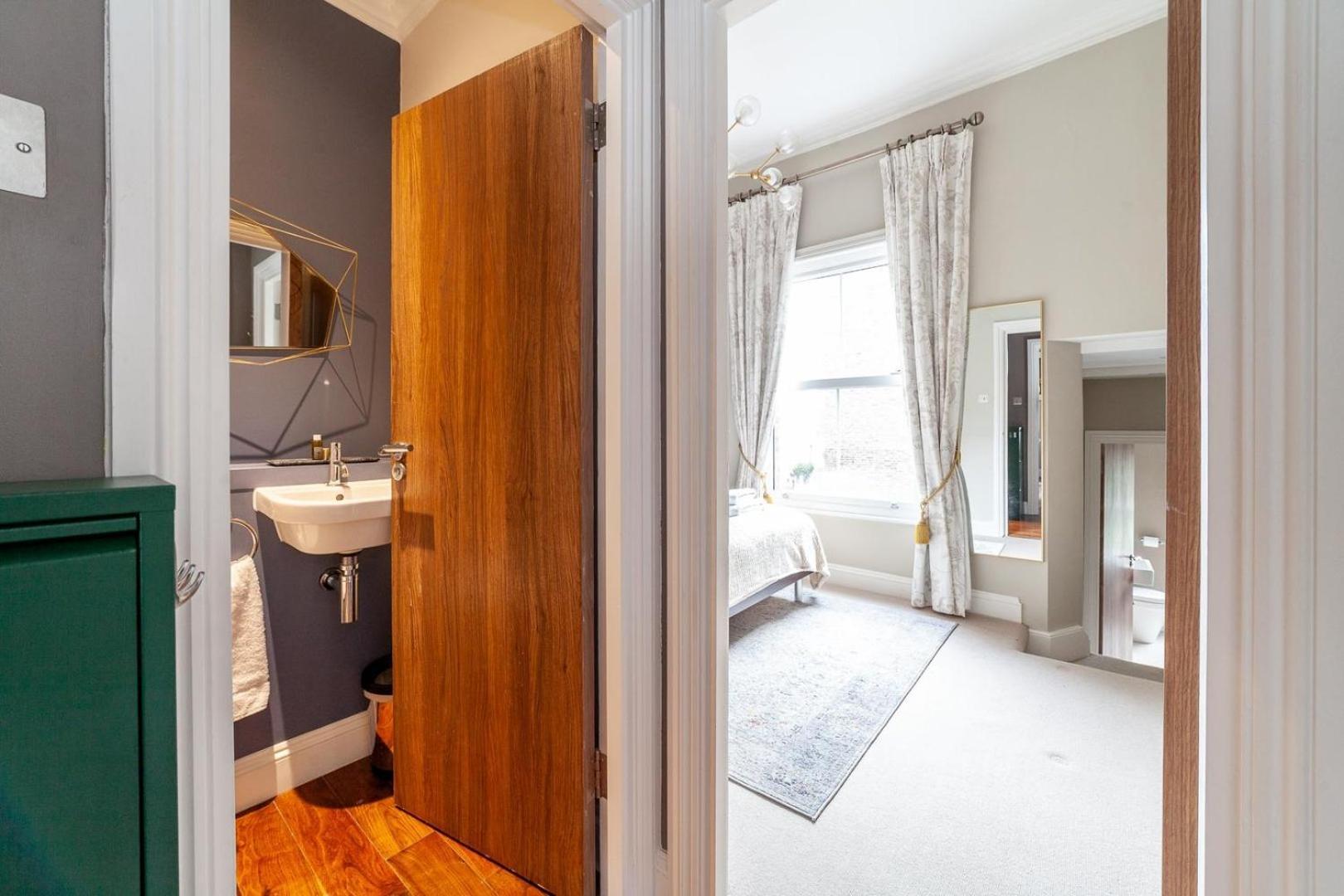 Elegant Chelsea Hideaway *