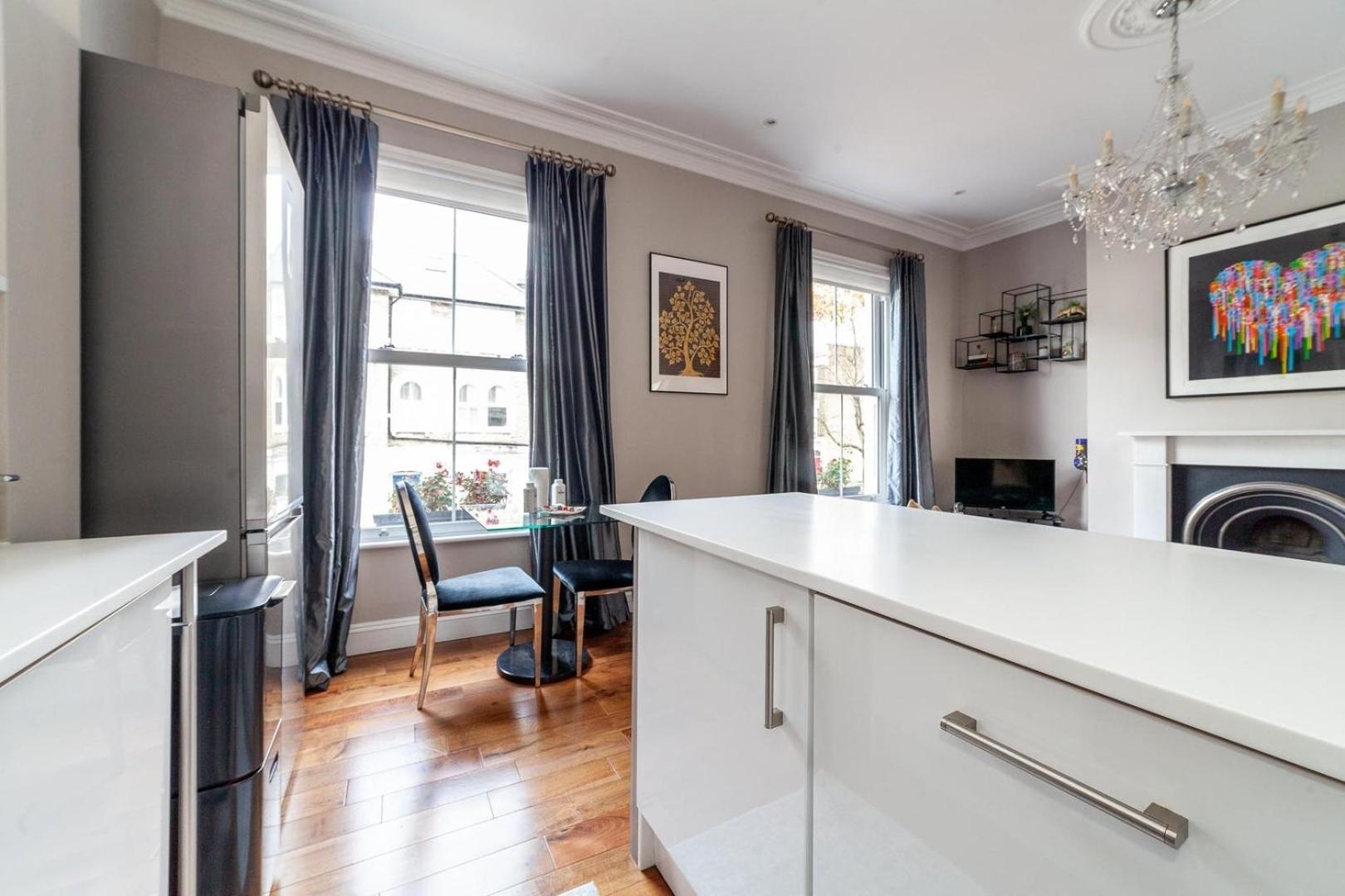 Elegant Chelsea Hideaway Apartment