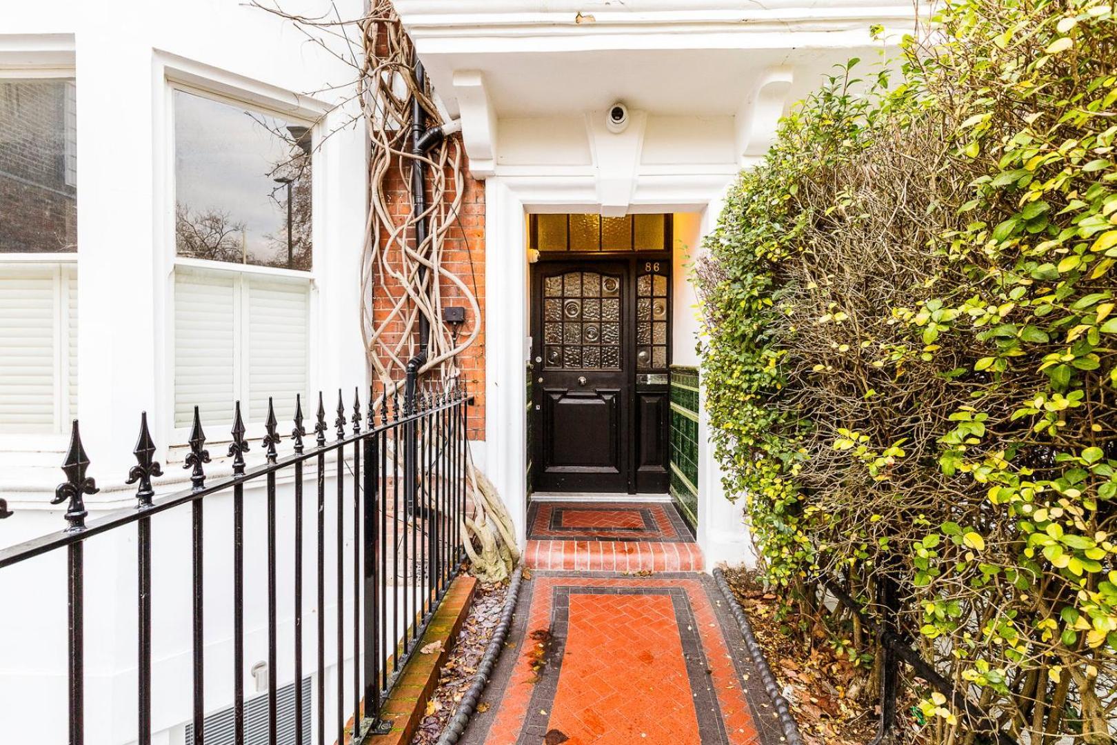 Apartment Colourful Near Clapham Common! *