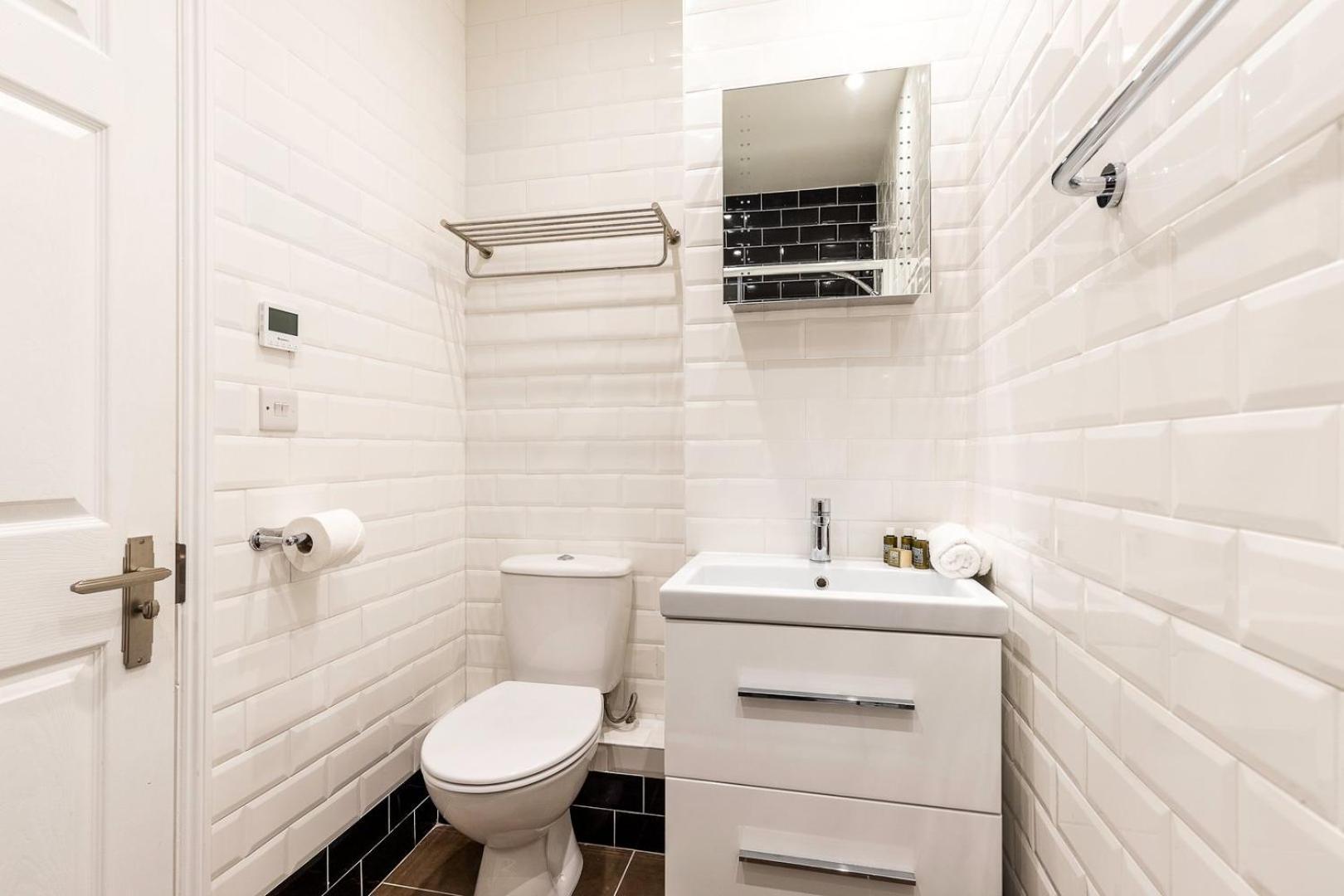 Apartment Colourful Near Clapham Common! London