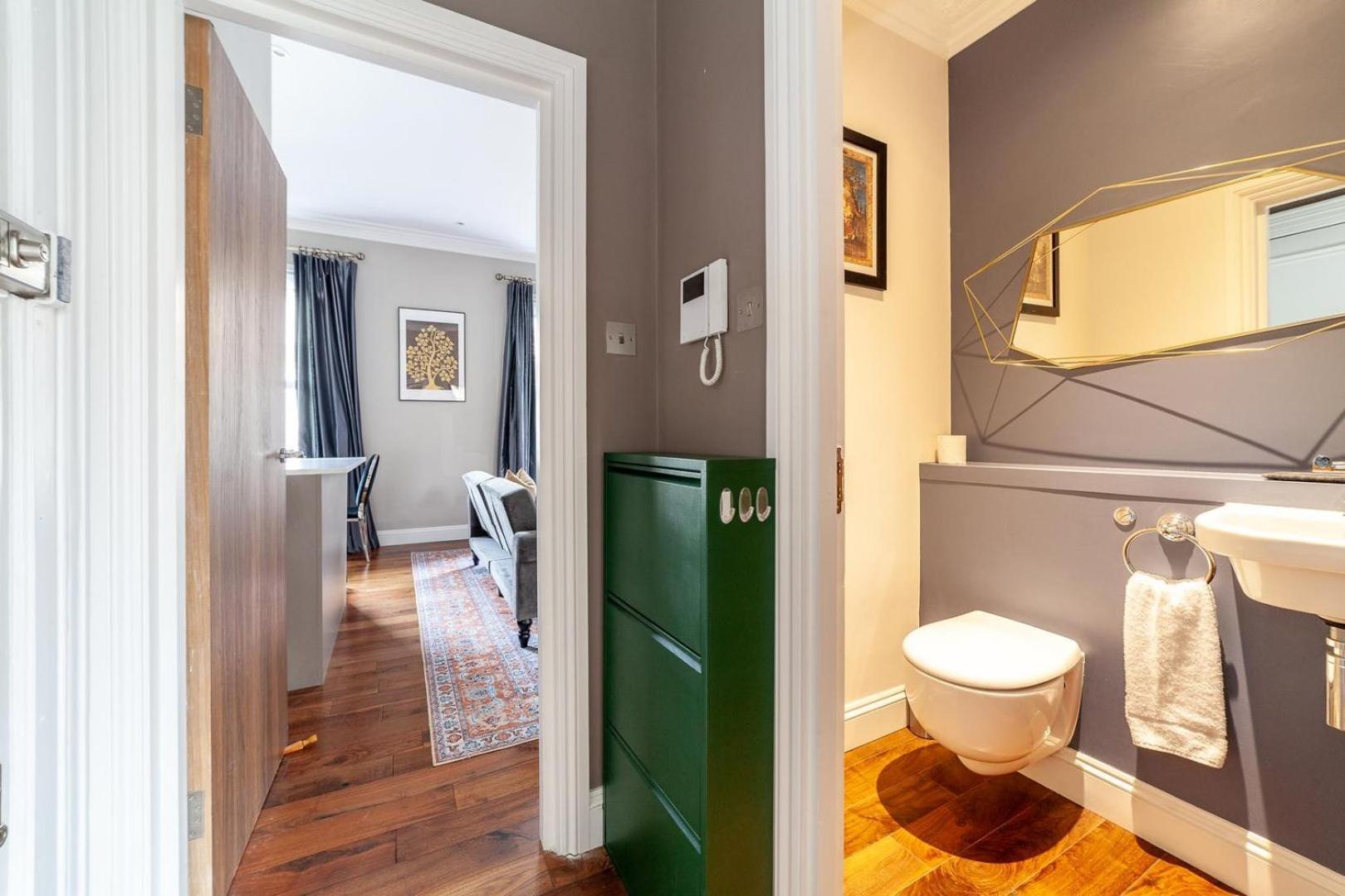 Elegant Chelsea Hideaway * London