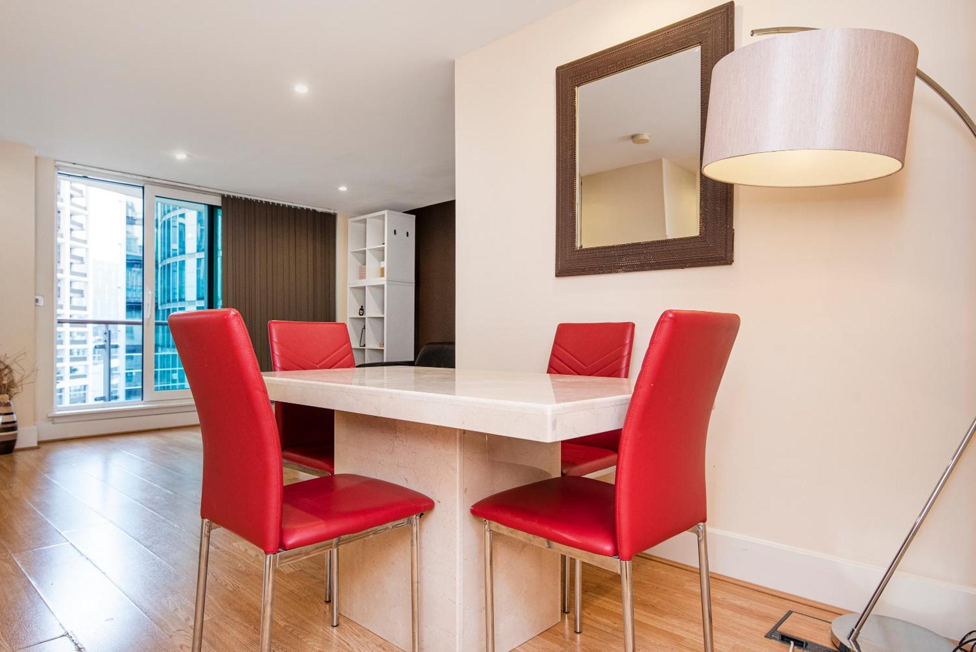 Compact Flat With A River View Close To Big Ben *