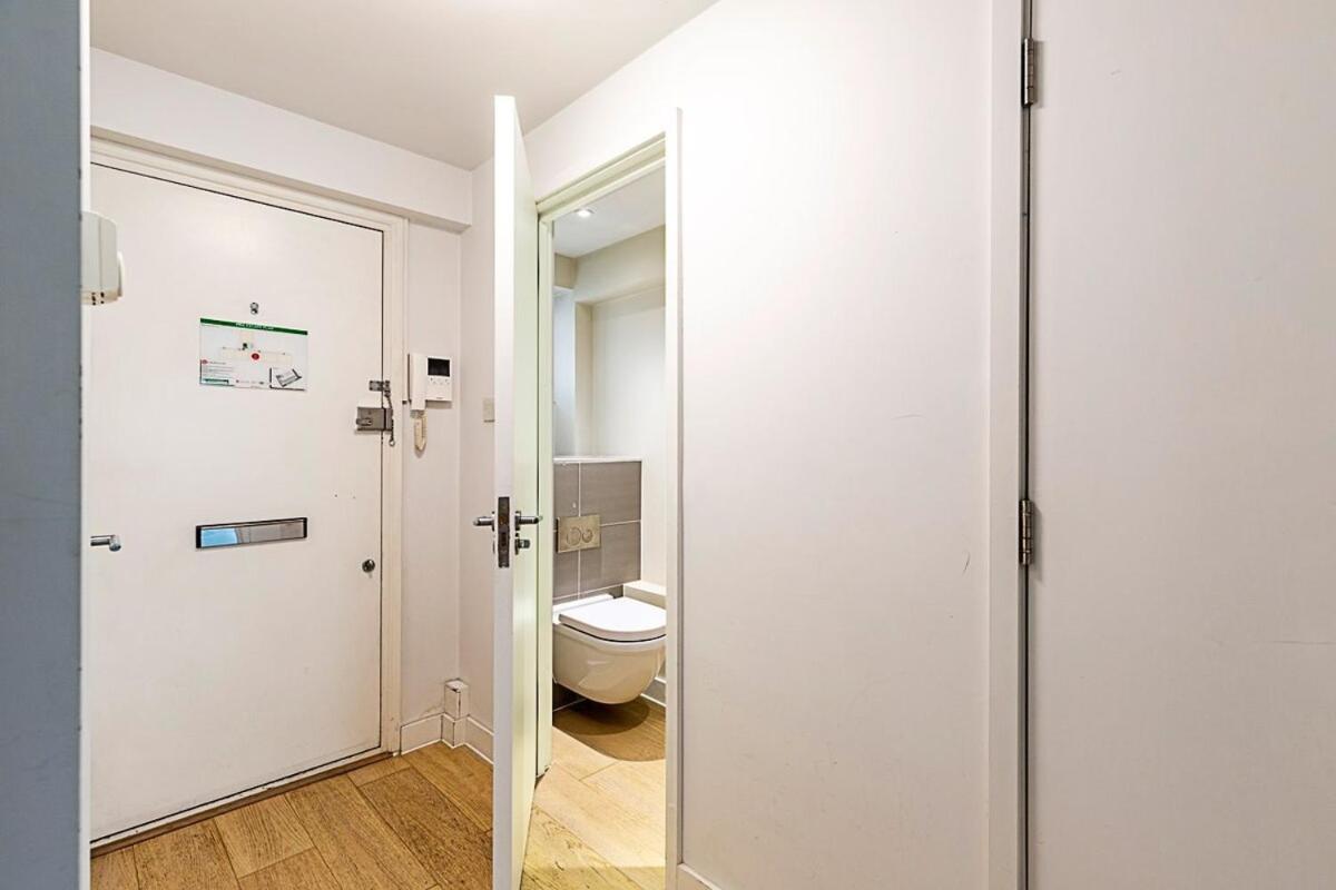 Relay Sleek In Belgravia Apartment London