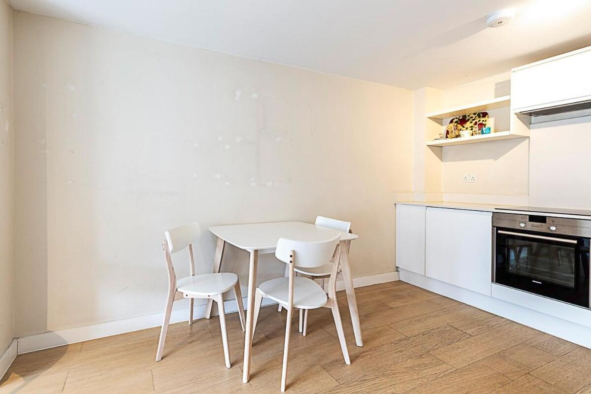 Relay Sleek In Belgravia Apartment *