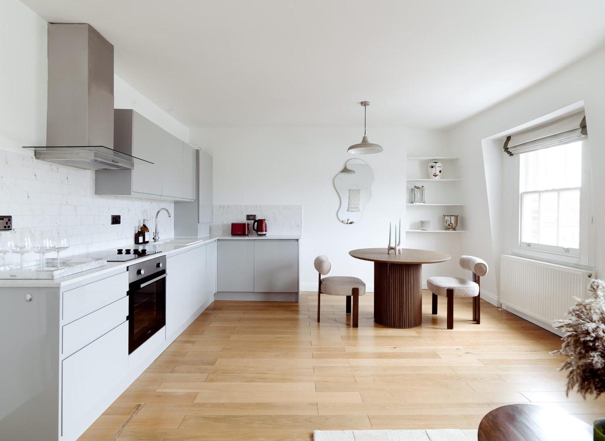 Bright Chelsea & Sun Terrace Apartment