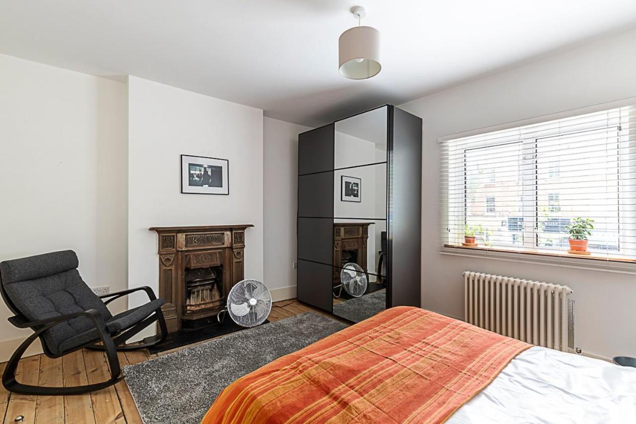 Stylish Chiswick With A Private Terrace Apartment London