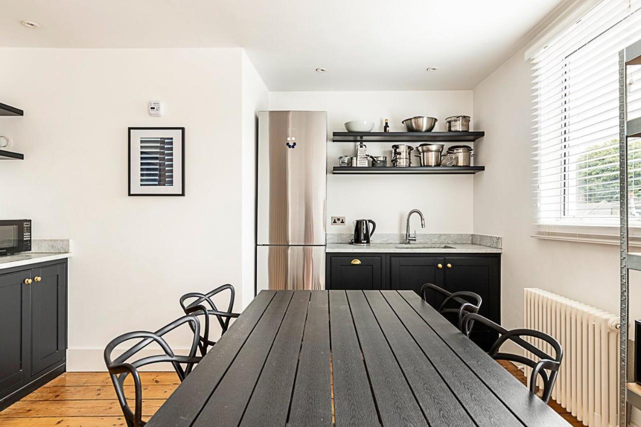 Stylish Chiswick With A Private Terrace Apartment