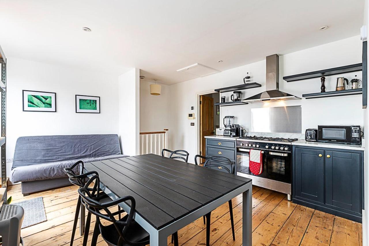 Stylish Chiswick With A Private Terrace Apartment London
