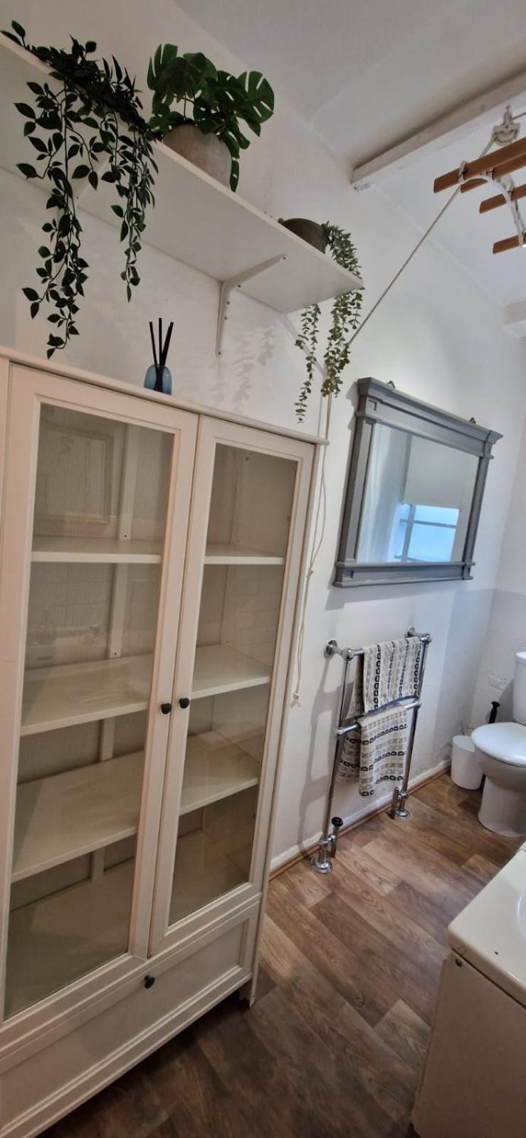 Alisas Charming Place Apartment London