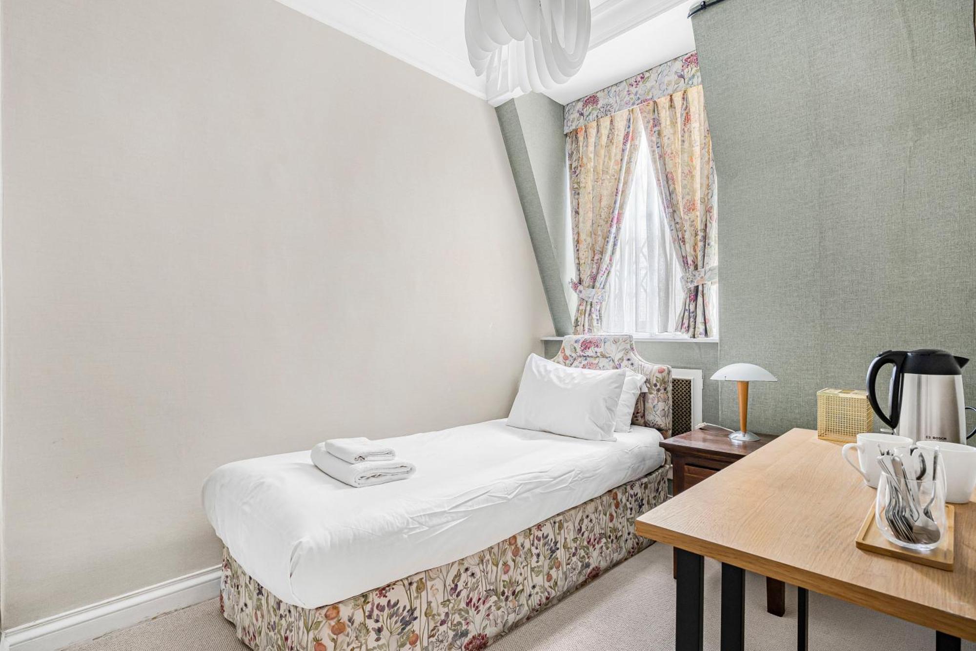 Hyde Park Homestay *