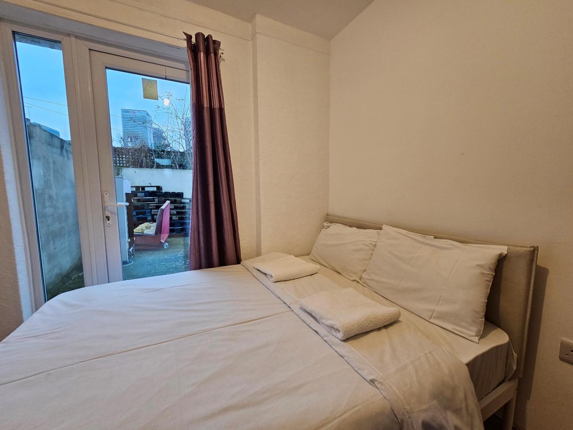 E14 Guest house