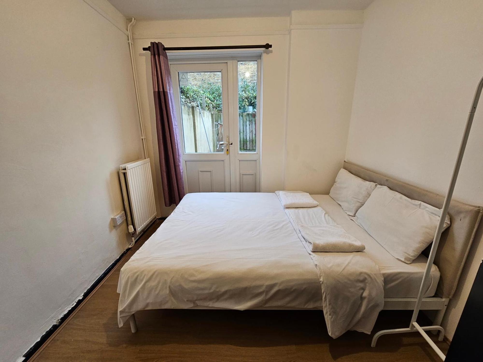 Guest house E14 London