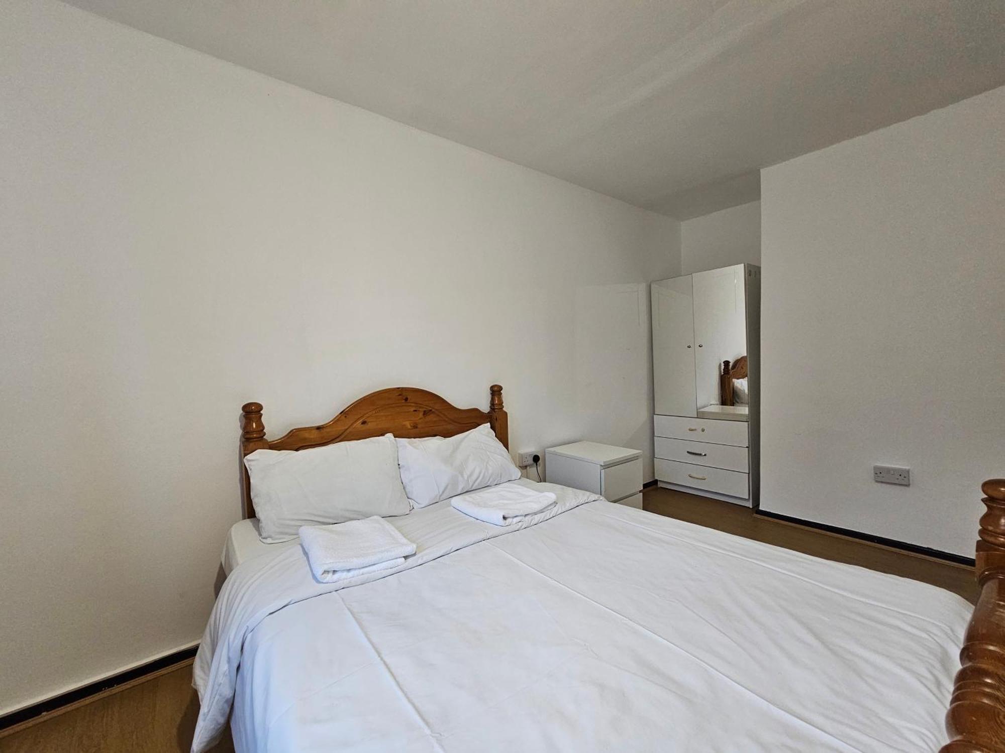 E14 Guest house London