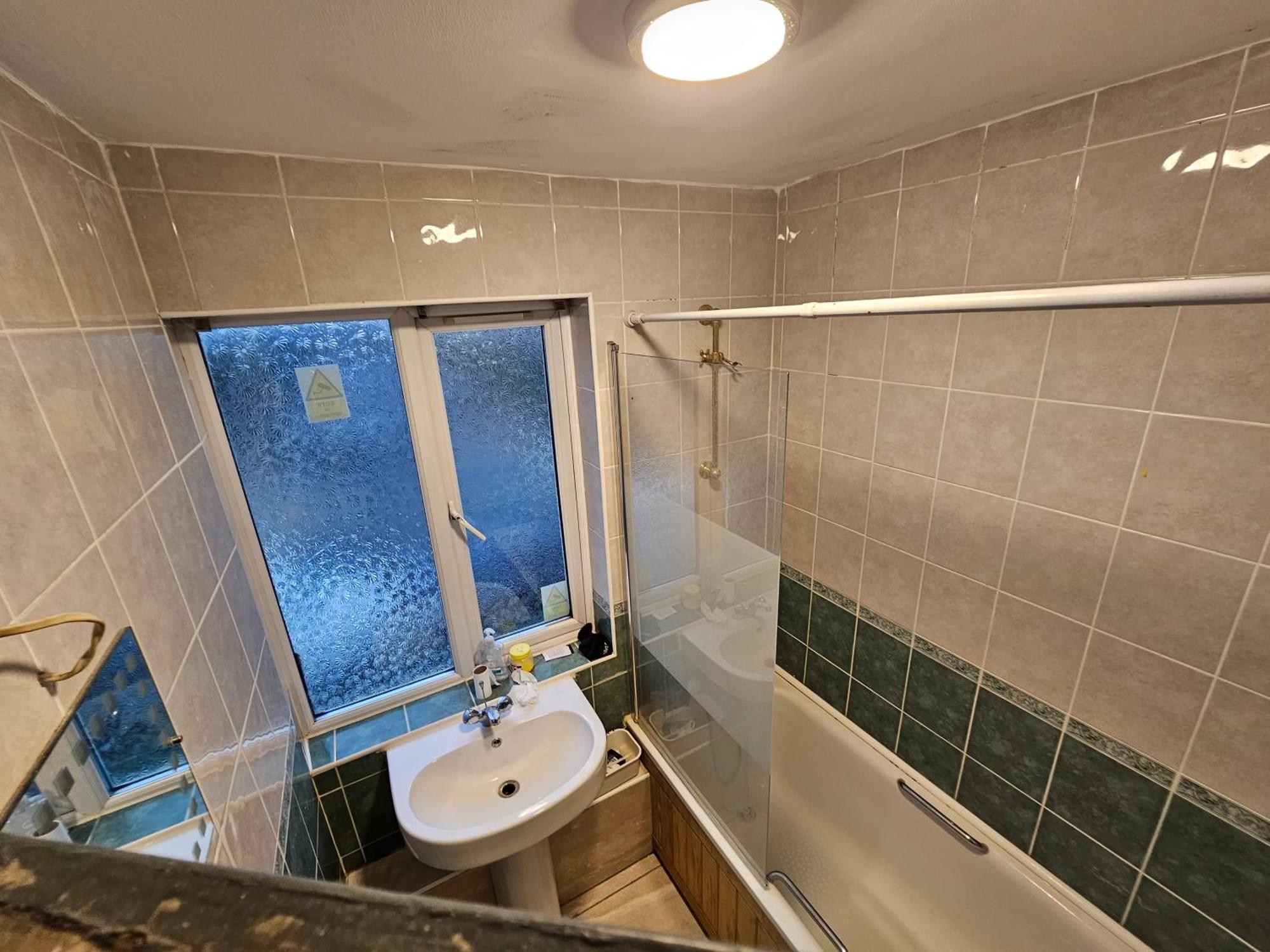 E14 Guest house London