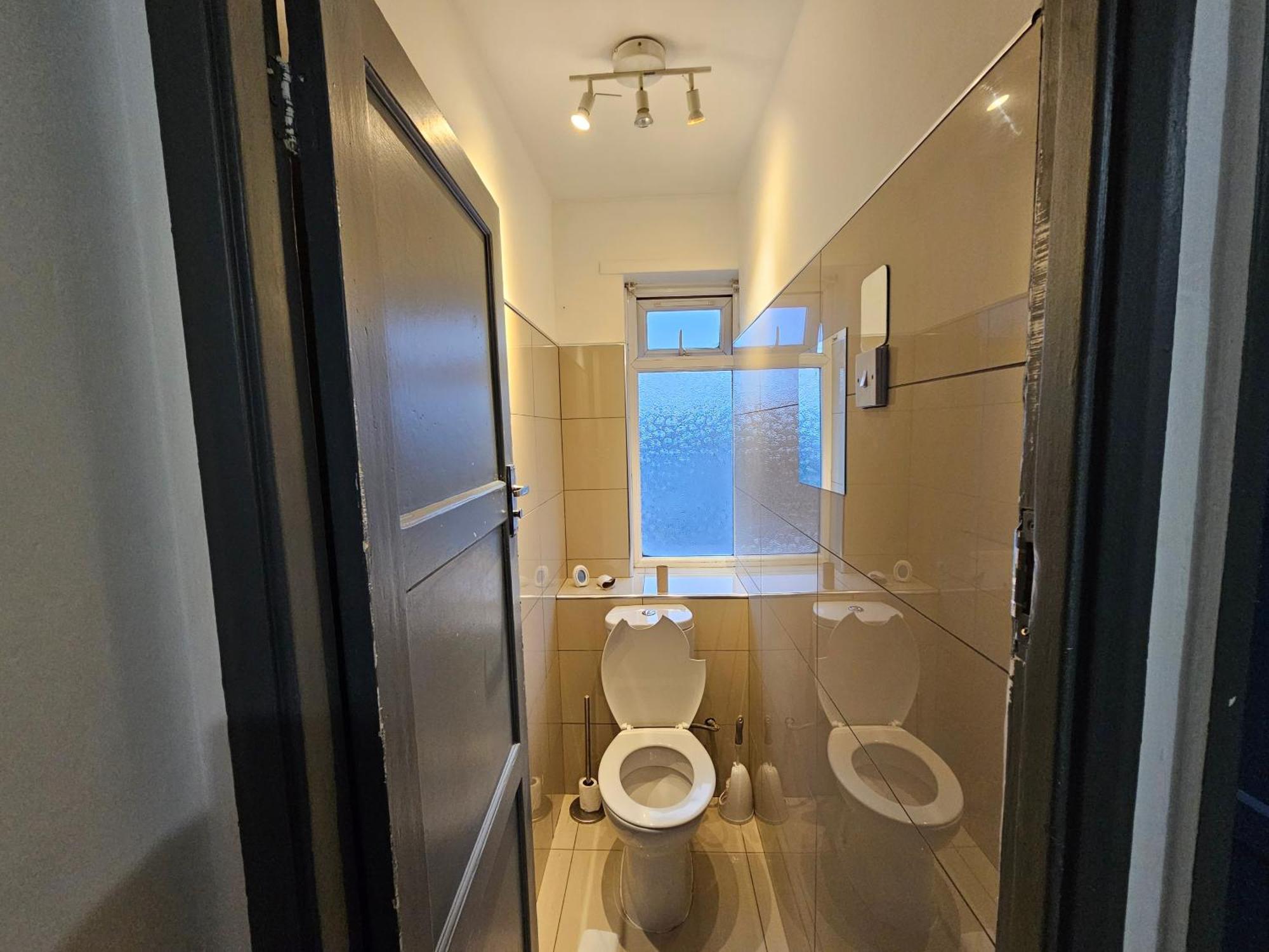 Guest house E14 London