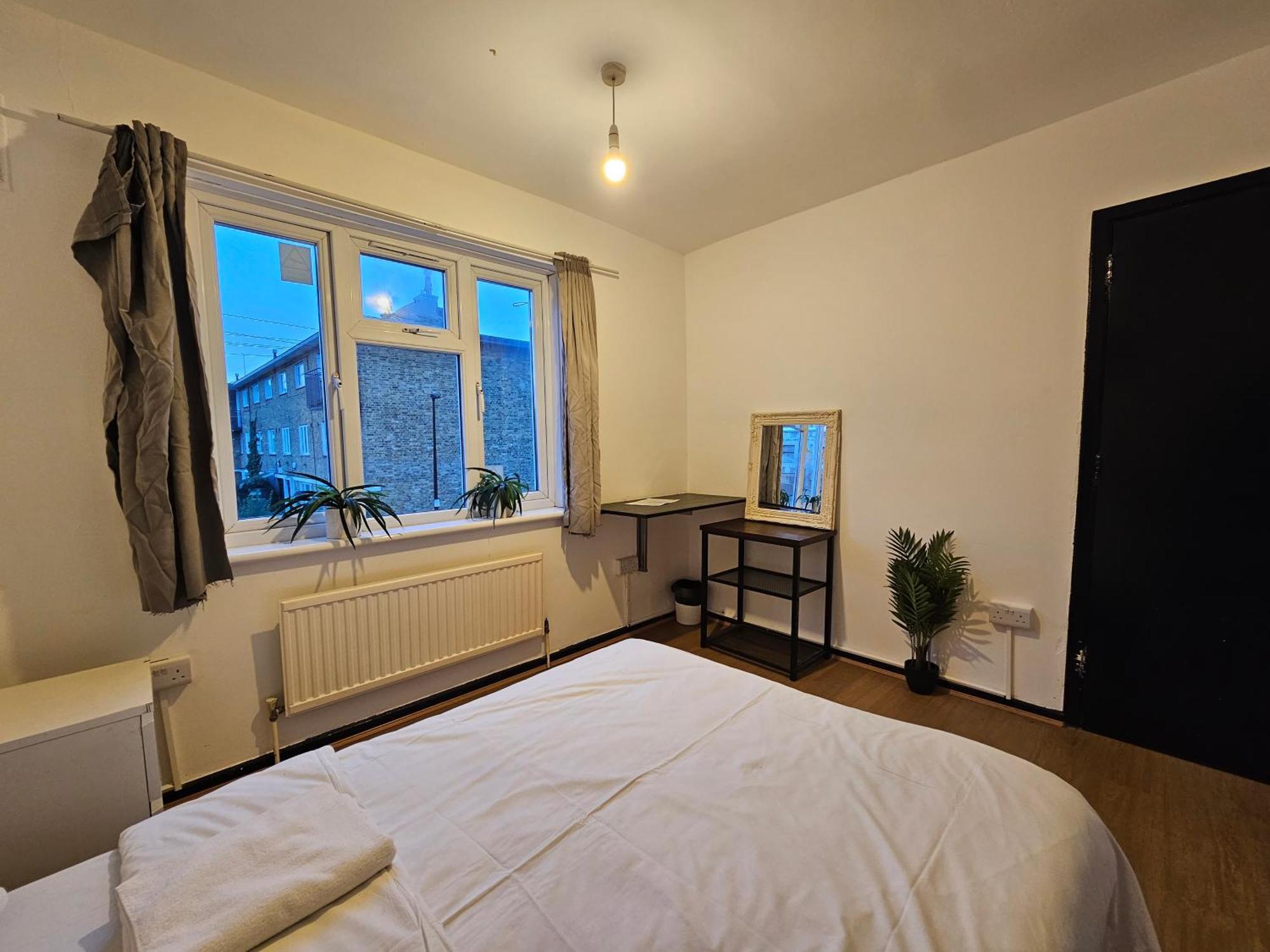 E14 Guest house London