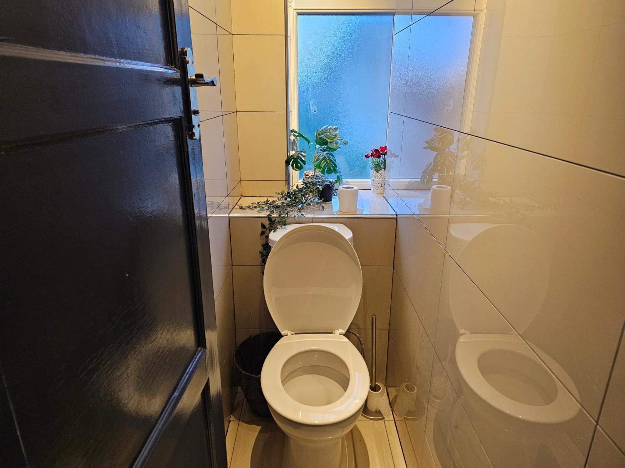 Guest house E14 London