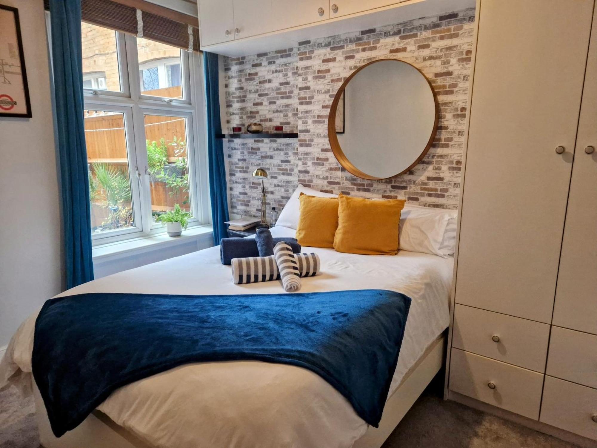 The Cozy Lambeth *