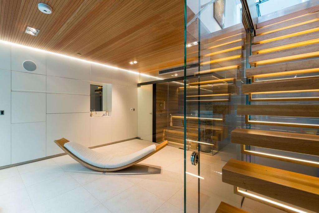 Nice In Holiday home London