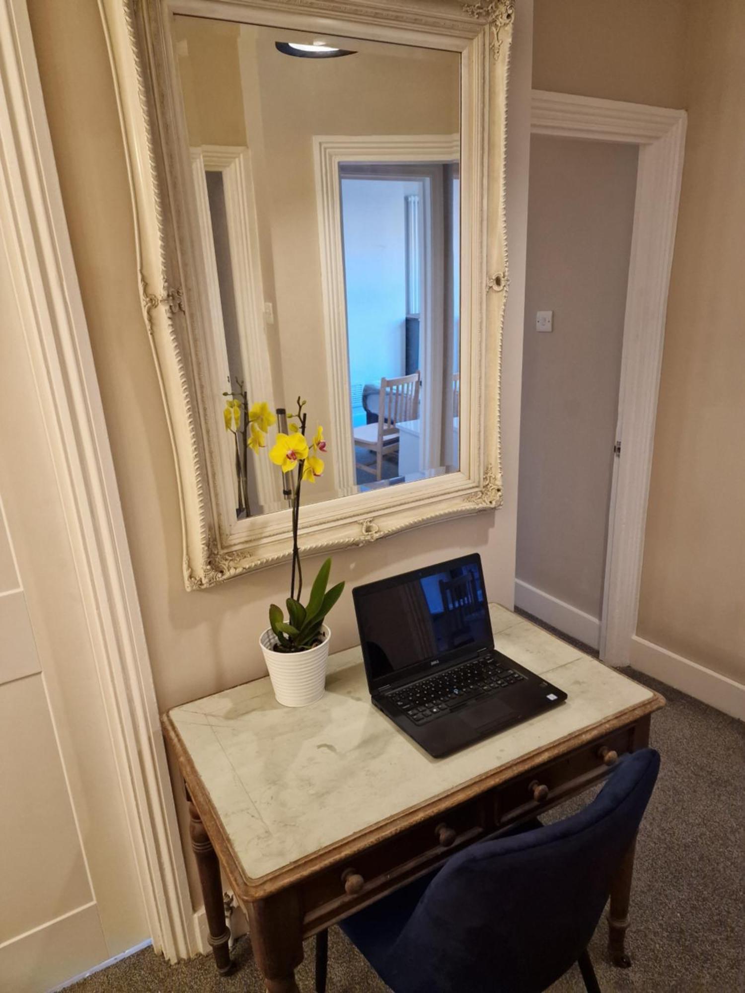 Bean -2 Double Bed And Sofa Bed * Londres