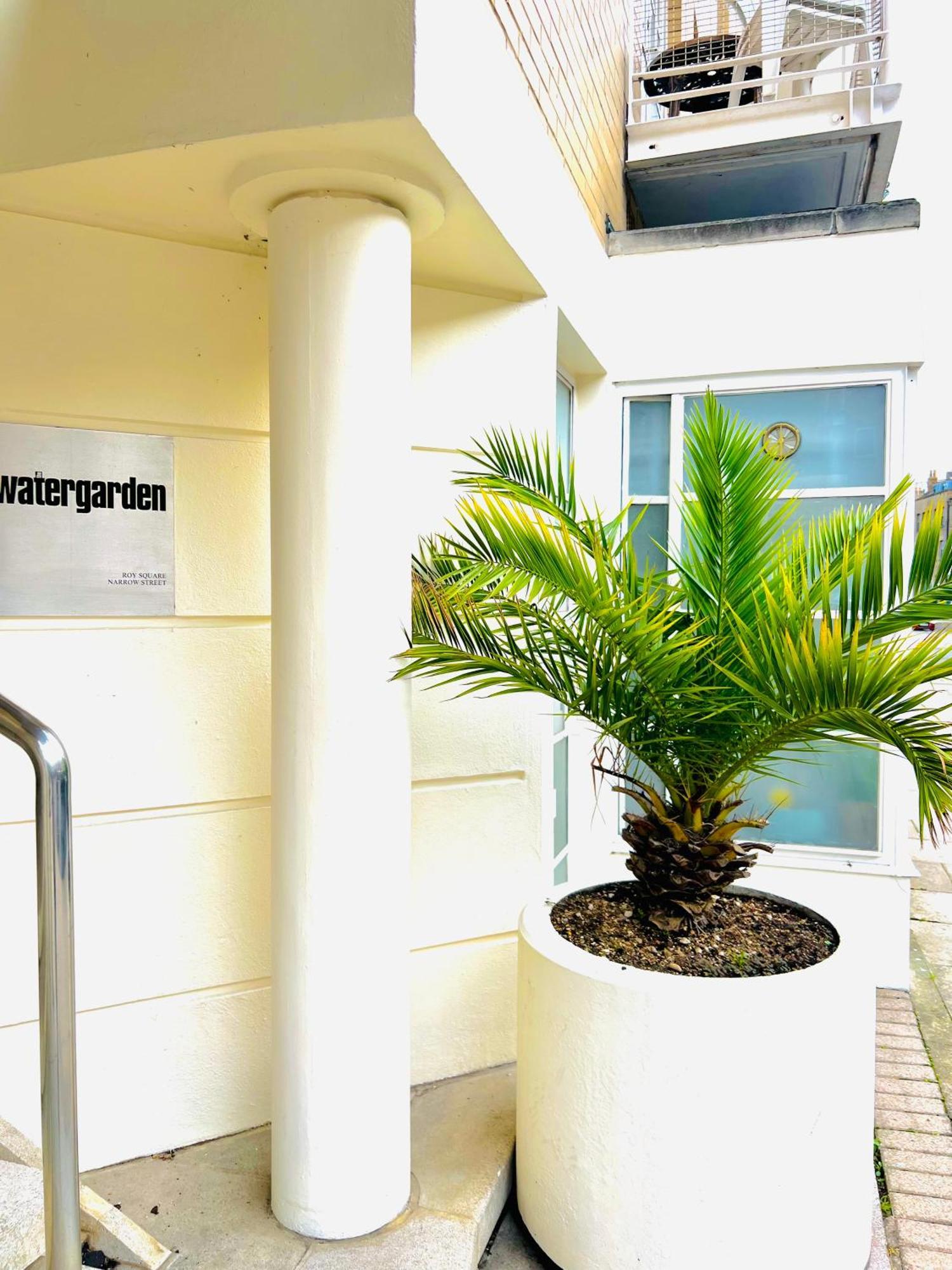 Modern Flat In Canary Wharf London