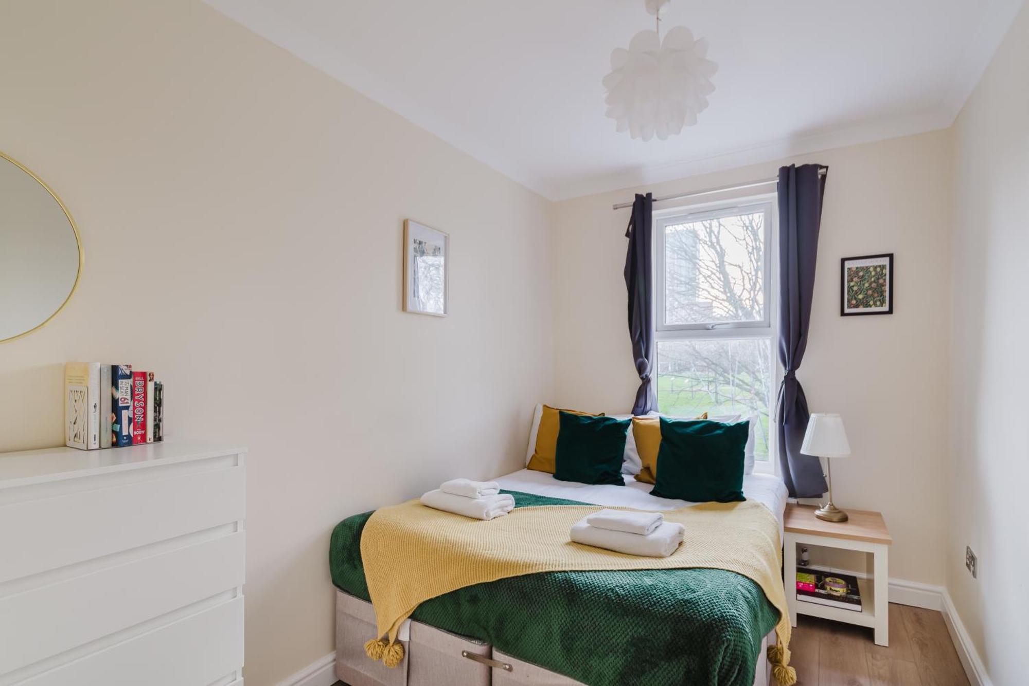 Modern Cosy Corner Flat - 2 Bed Close To 2x Tube Stations Apartment