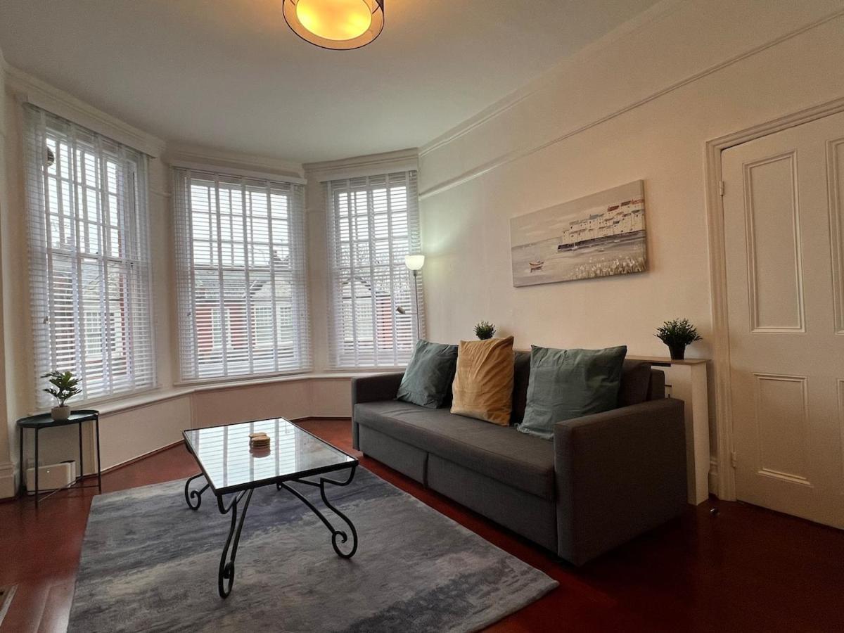 2 Bedroom Luxury Flat In Centre Of Muswell Hill Apartment London