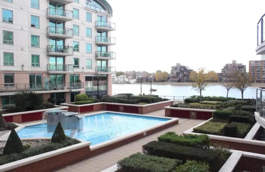 Eye Views, Perfect Apartment