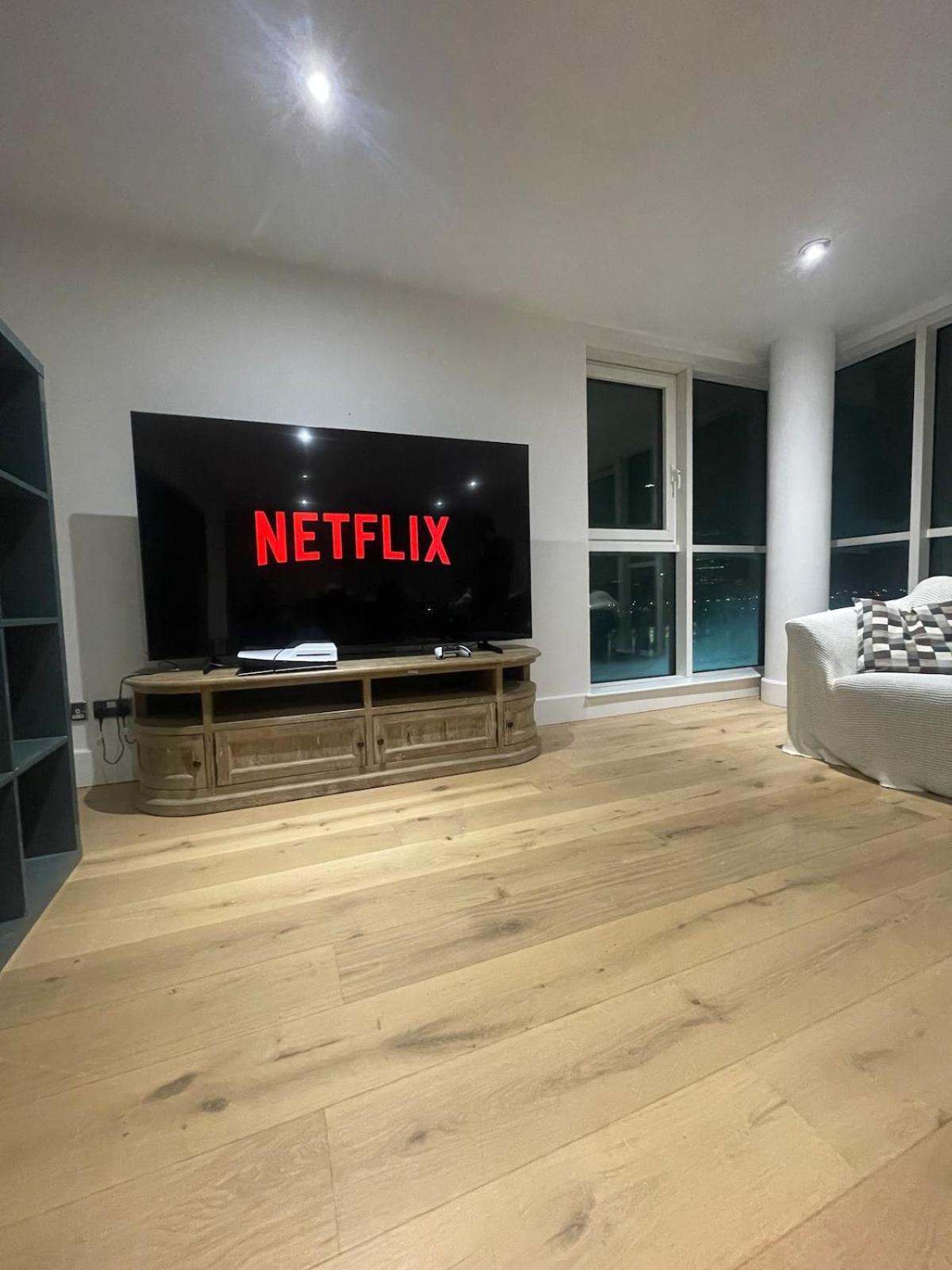 Eye Views, Perfect Apartment *