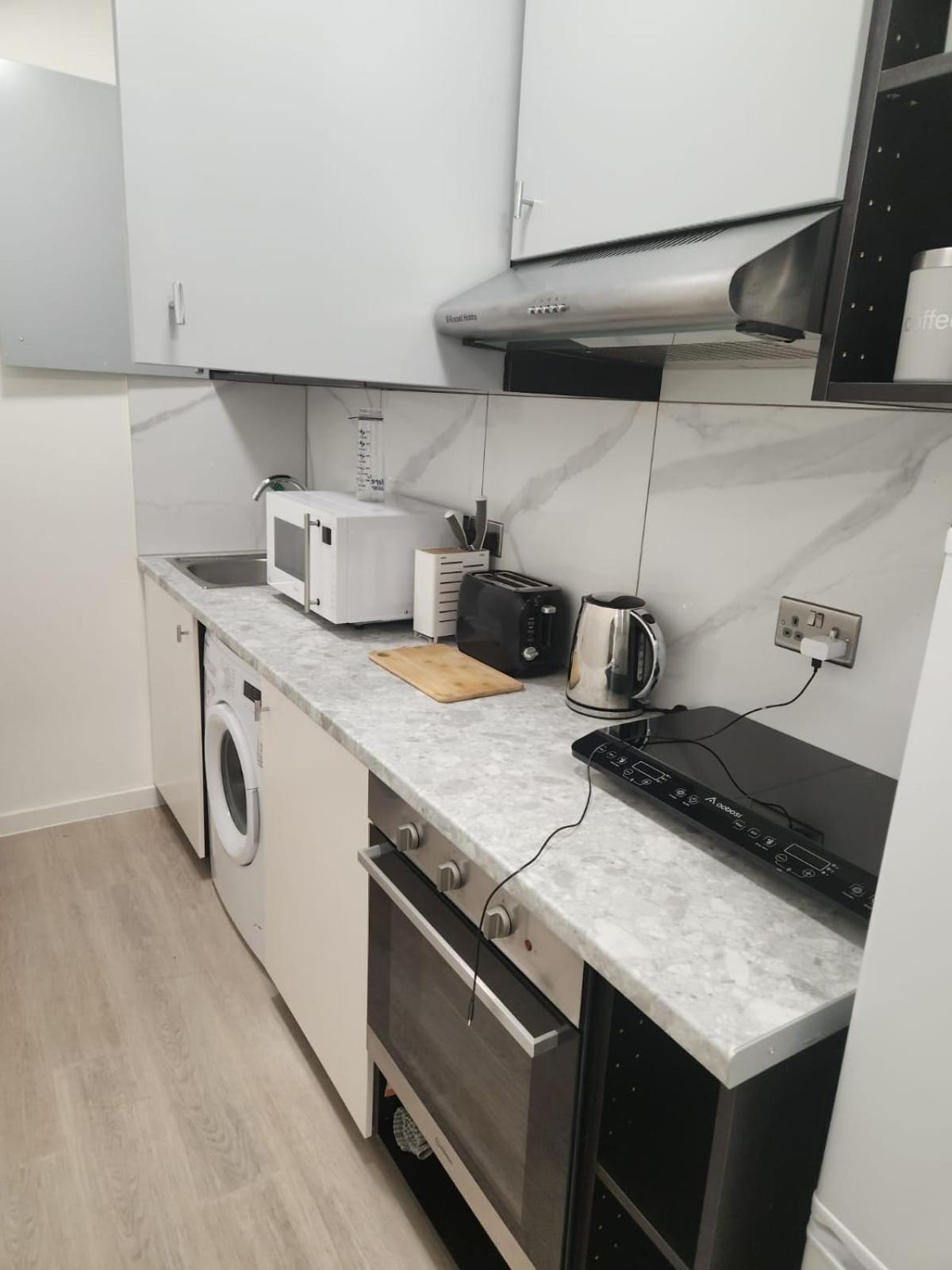 Sleeps 4 Modern Golders Nw11 London