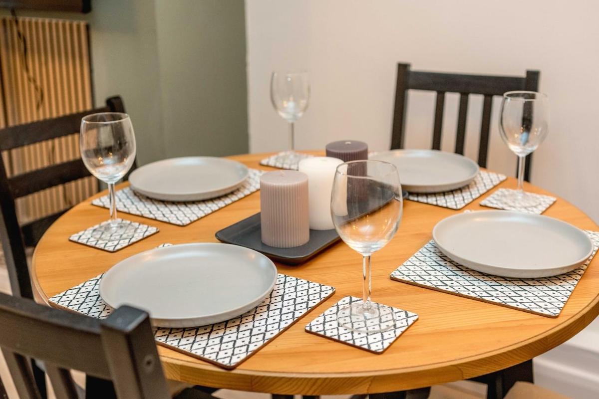 Stunning 1 Bed Luxury Garden Apartment London