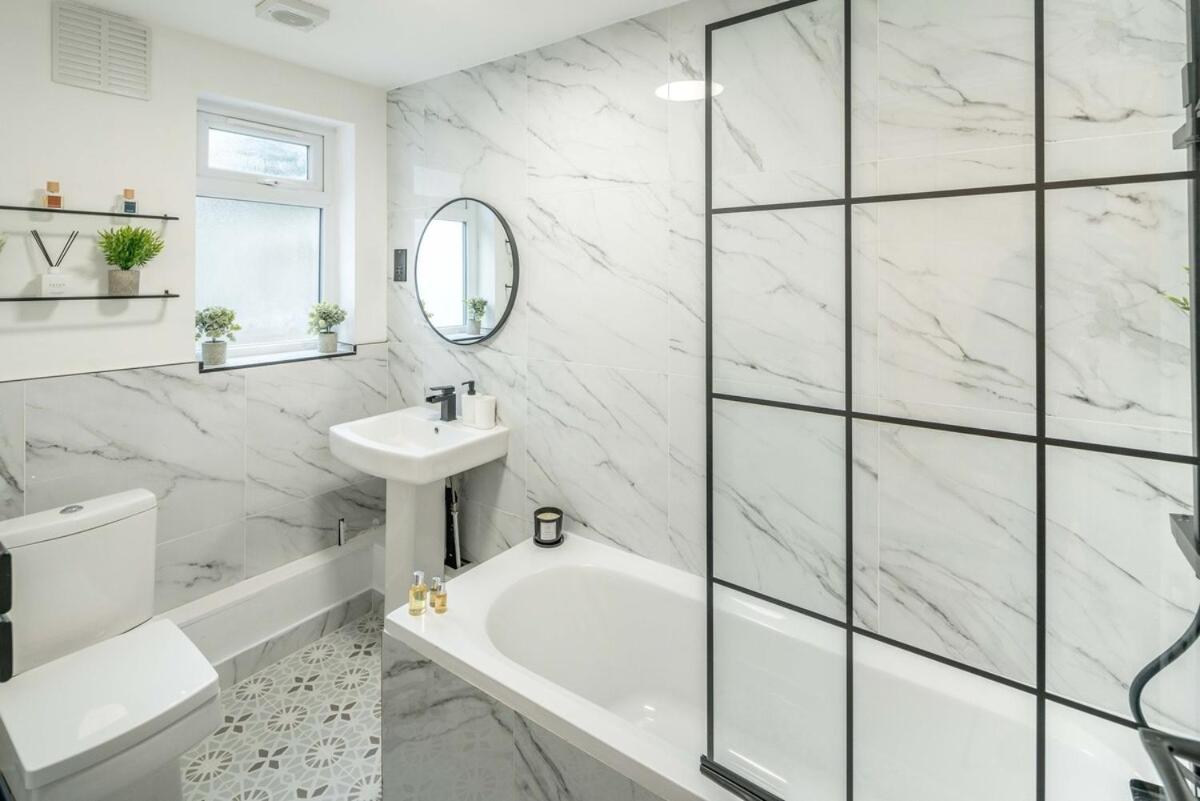 Stunning 1 Bed Luxury Garden London