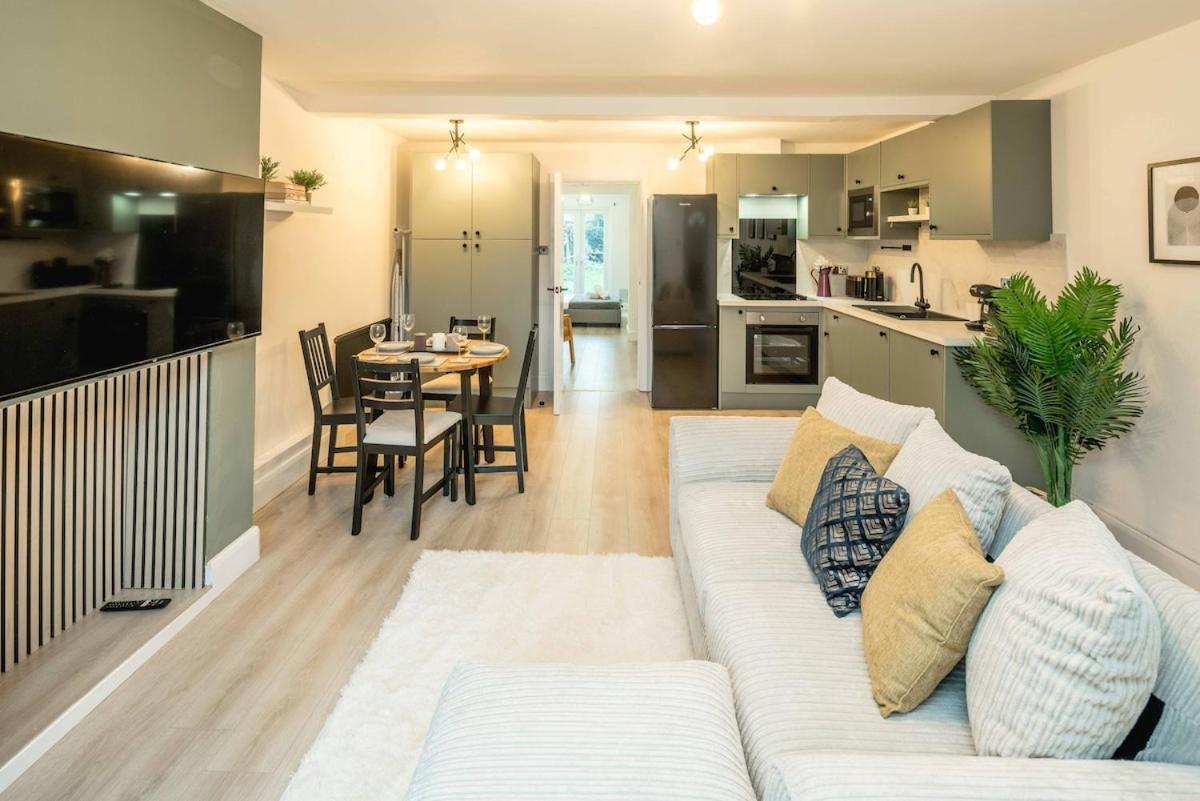 Stunning 1 Bed Luxury Garden Apartment London