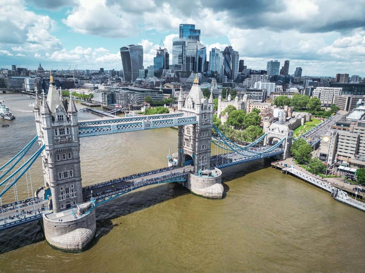 Stunning 1 Bed Luxury Garden London