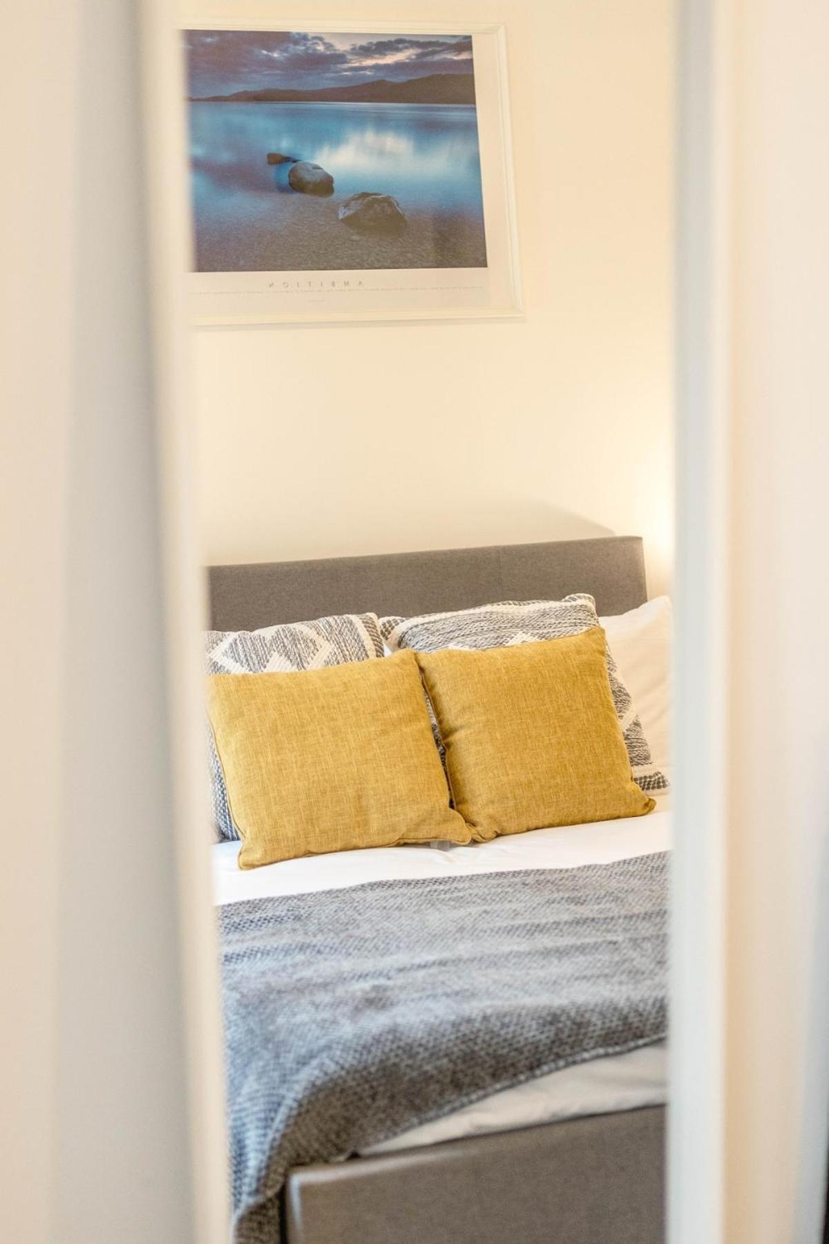 Stunning 1 Bed Luxury Garden * London