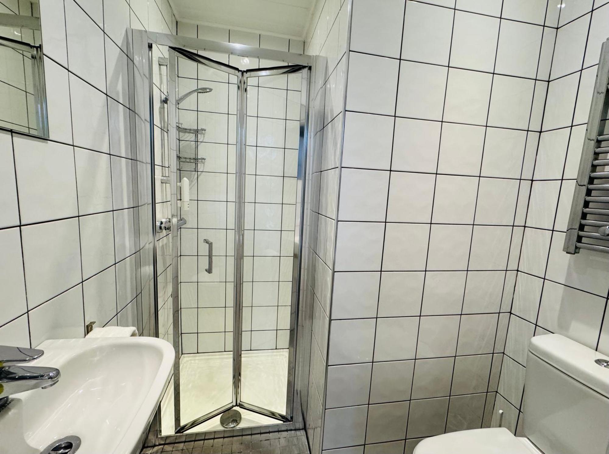Hotel Crestfield London