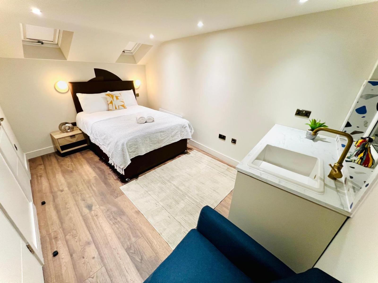 Guest house Holly A Mini Great Location For Tourist!!! London