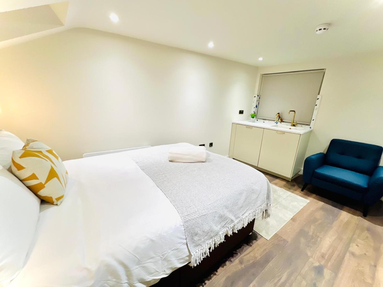 Guest house Holly A Mini Great Location For Tourist!!! London