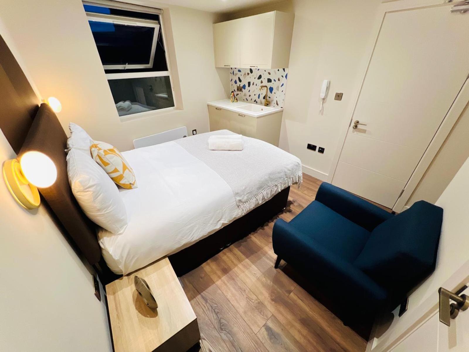 Holly A Mini Great Location For Tourist!!! Guest house