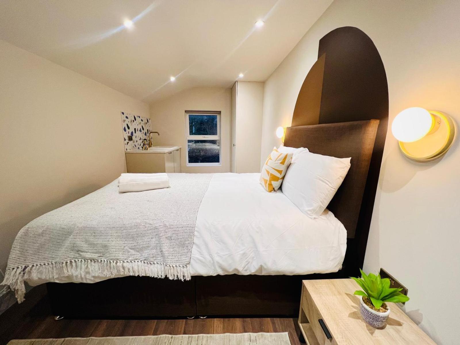 Holly A Mini Great Location For Tourist!!! Guest house *